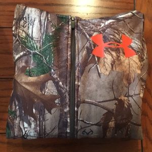 UNDER ARMOUR FULL ZIPPER HOODIE